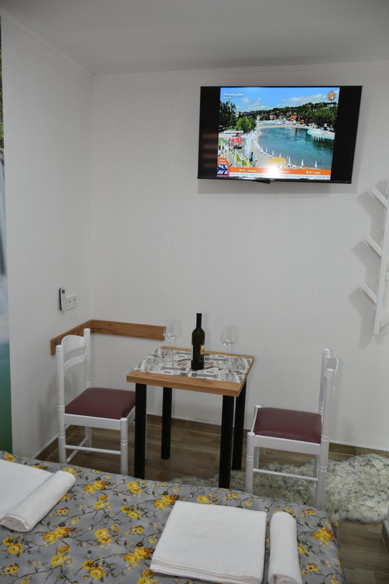 Apartments Mensa Tuzla Ngoại thất bức ảnh