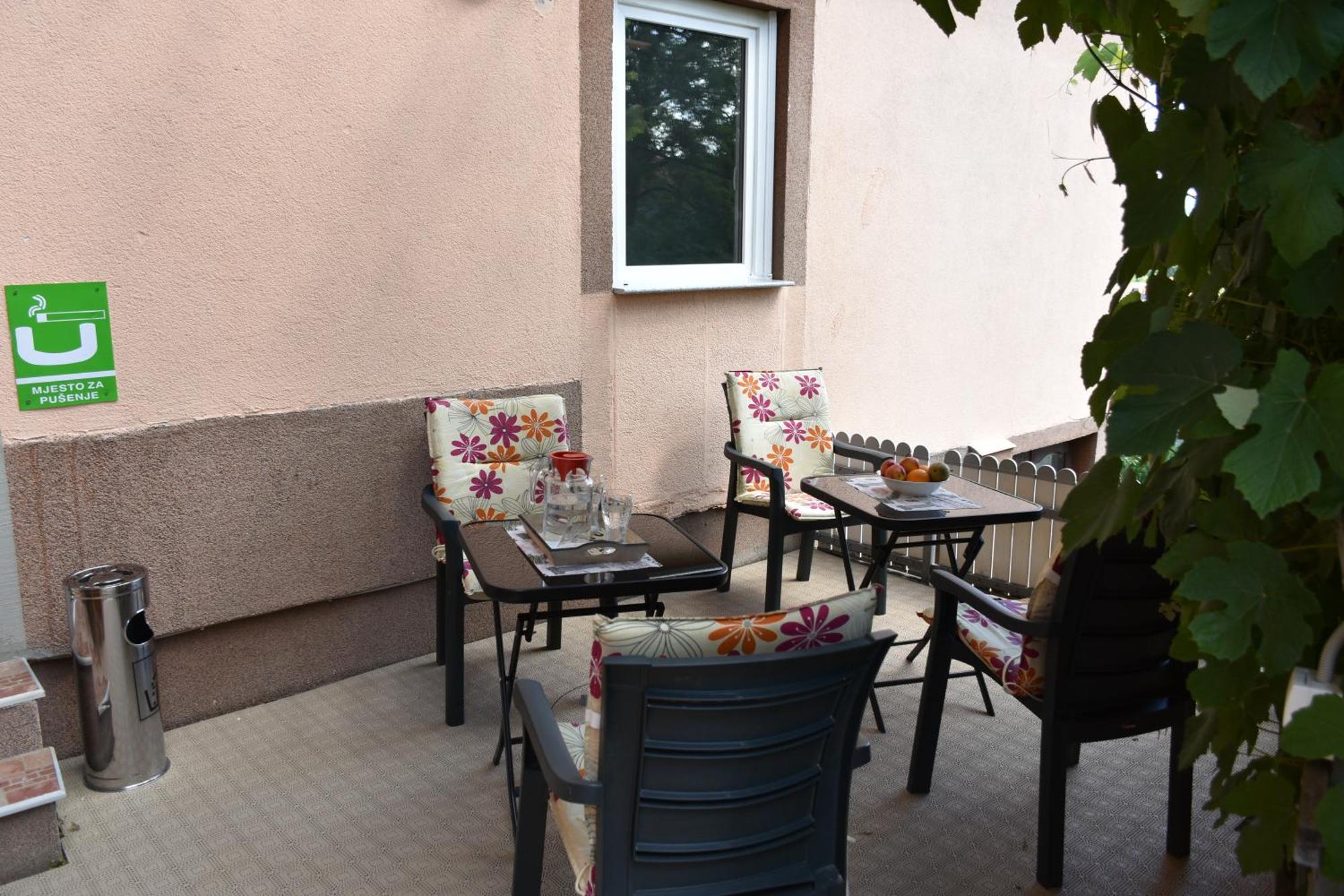 Apartments Mensa Tuzla Ngoại thất bức ảnh